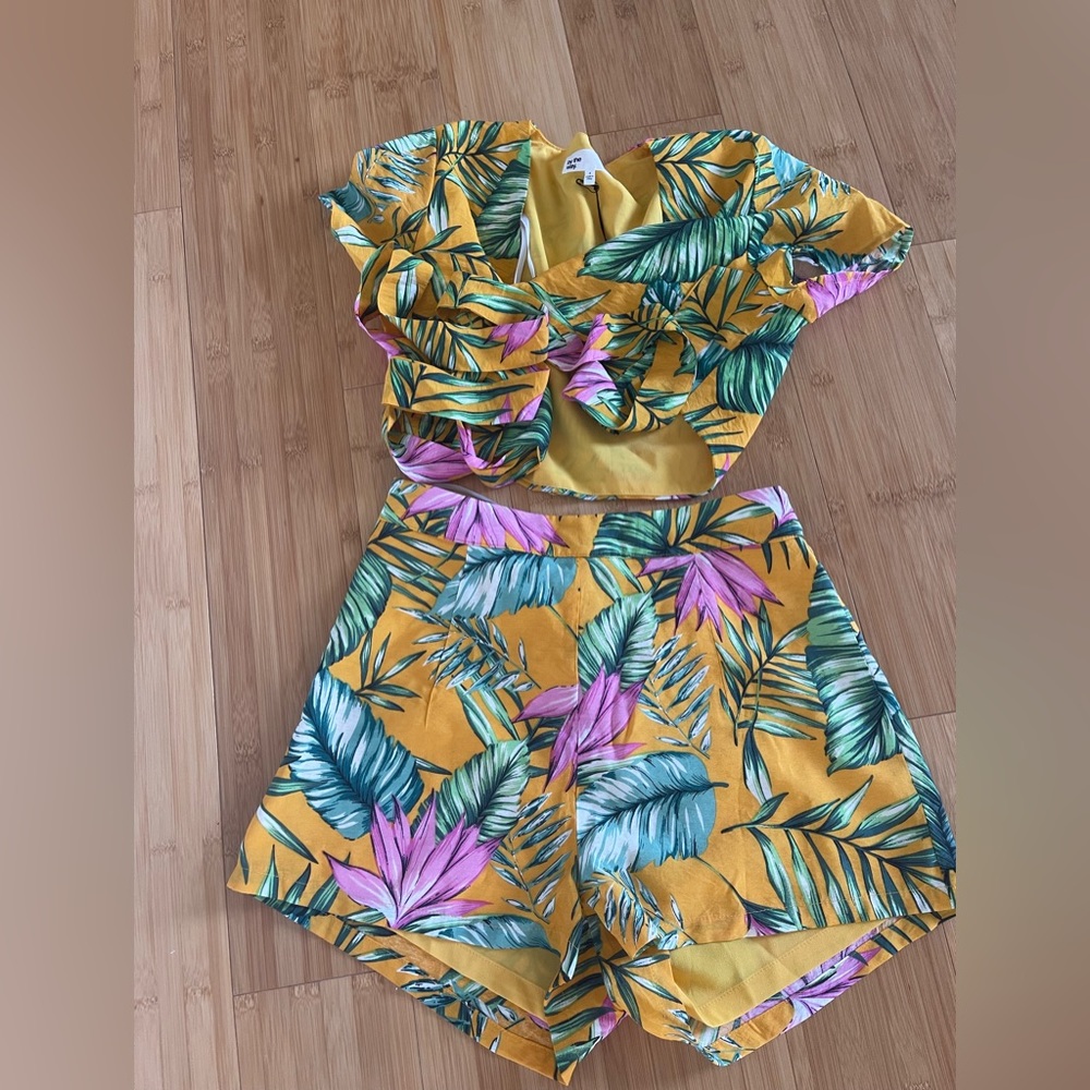 NWT summer set; size small